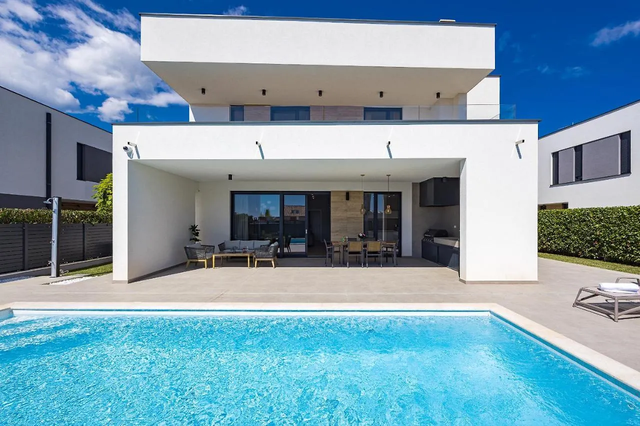 Villa Moon Near The Sea Fazana Croatia